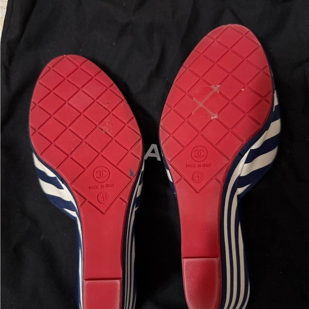 CHANEL Cruise line Navy, White & Red Striped Wedge Slide Sandals size EU41 - Picture 6 of 9
